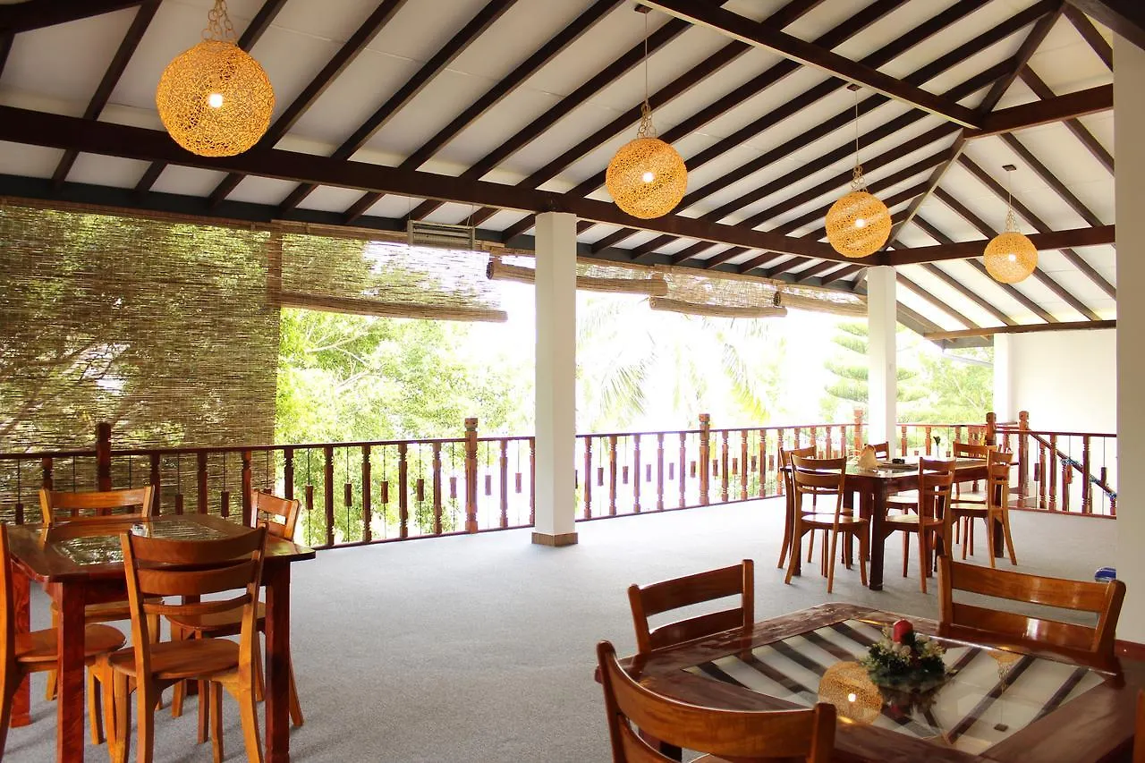 Nico Lagoon Hotel Negombo