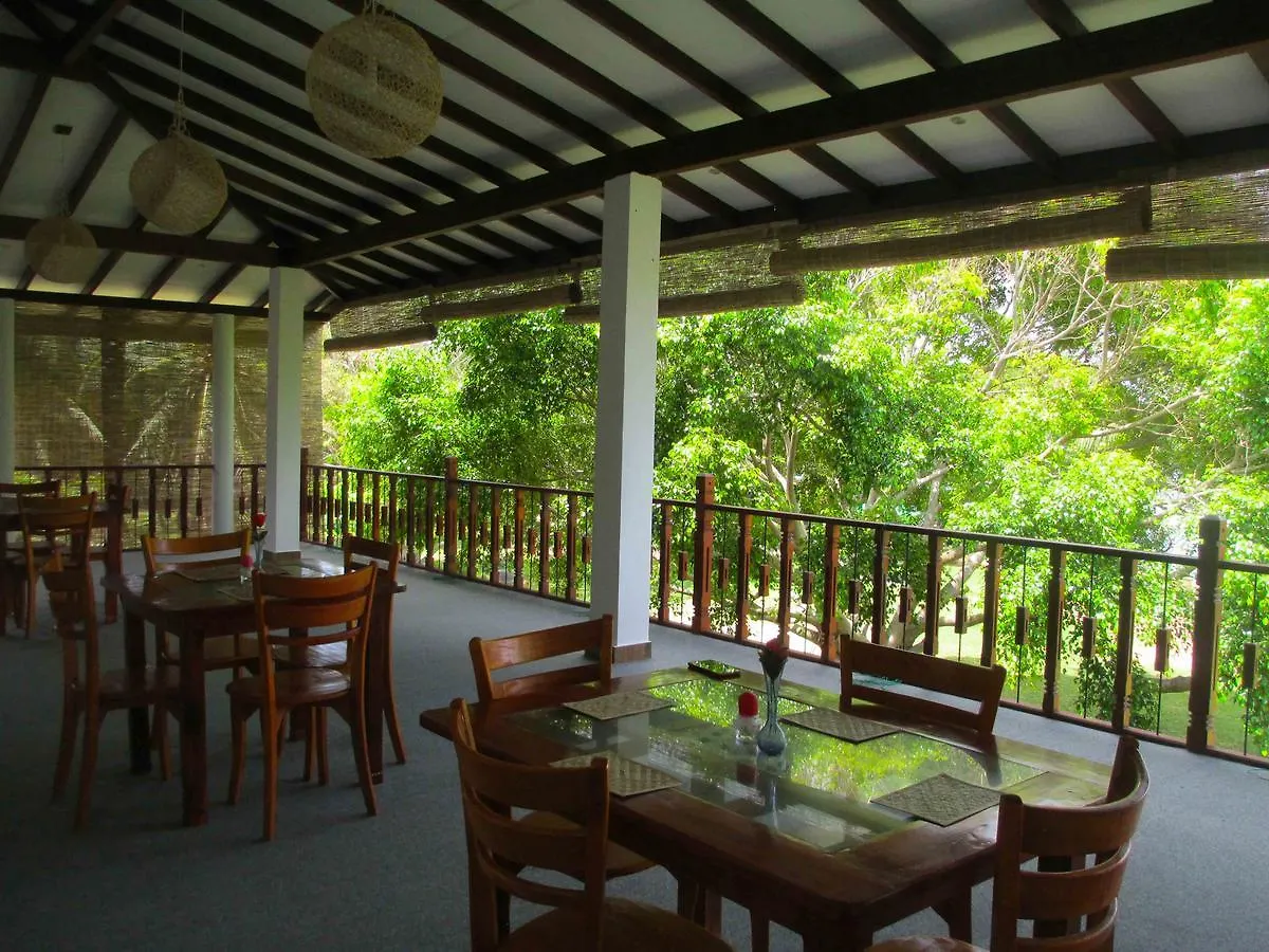 Nico Lagoon Hotel Negombo